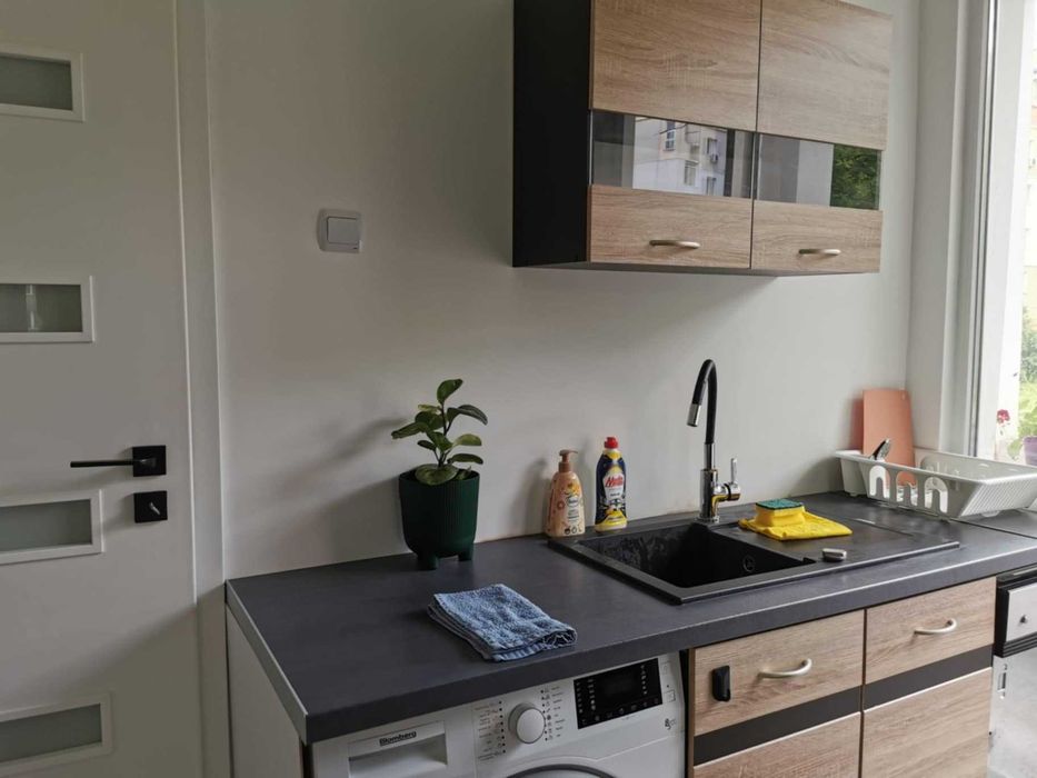 Нощувки: Голям Апартамент - 3 спални (Безплатно Паркиране)