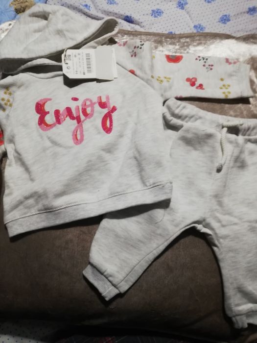 Zara детско екип че 3мес. 20лв.