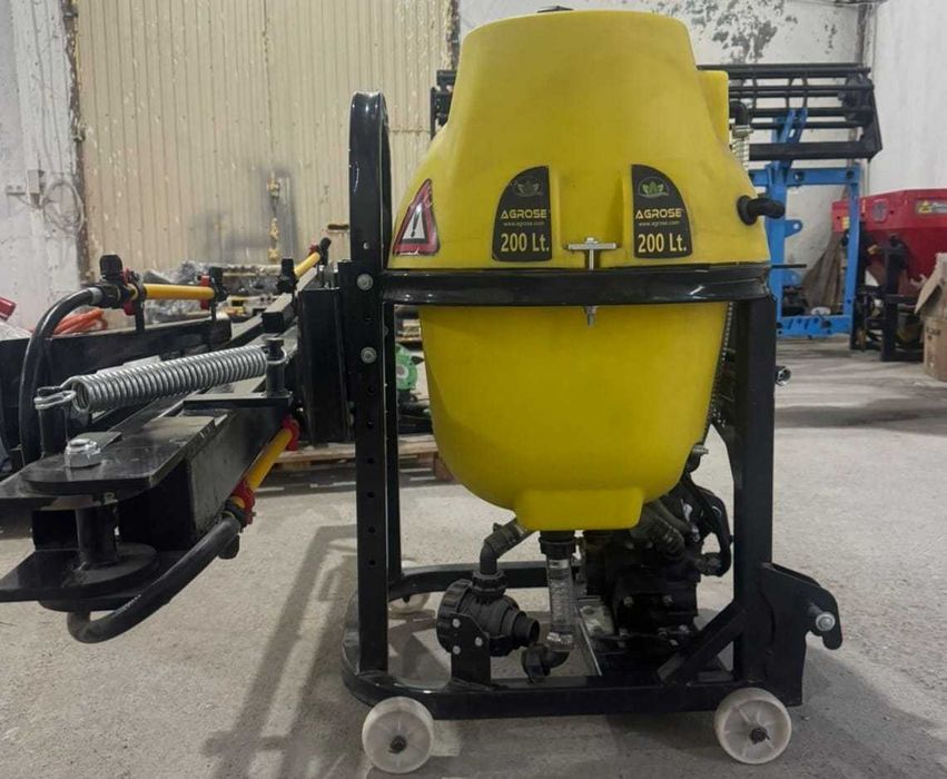 опрыскиватель полевой 200 литров