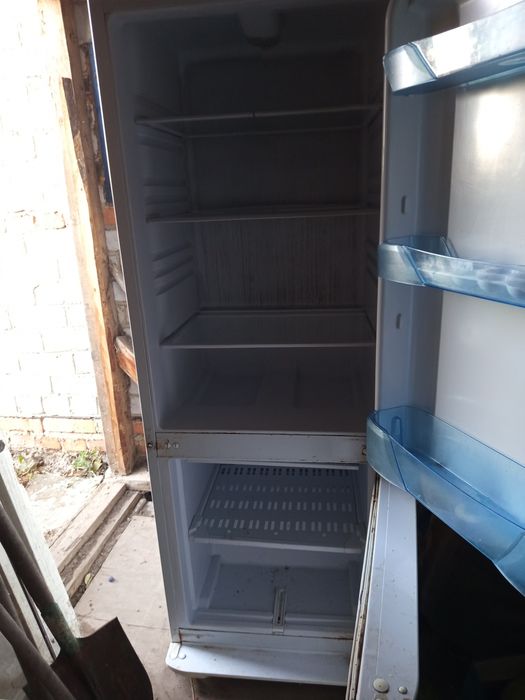 Продам холодильник