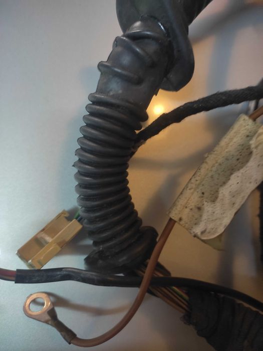 Продавам гуми195/65/15. " МИШЕЛИН  Инсталация Голф 4  врата багажник