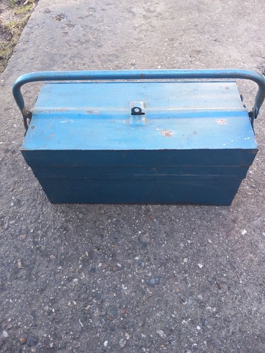 Куфар за инструменти