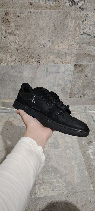 Jordan 1 low travis Scott phantom