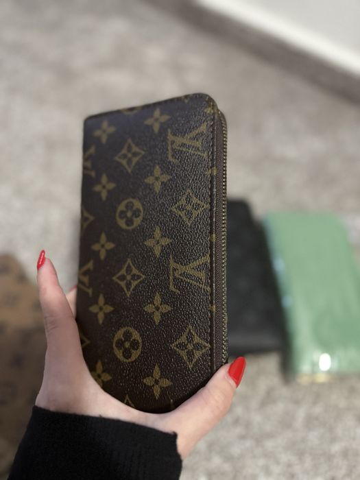 Portofel nou fara eticheta