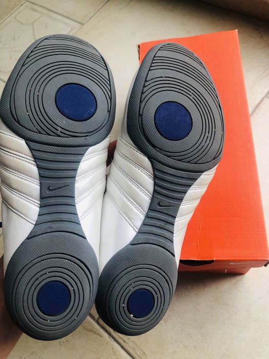 Обувки- маратонки Nike