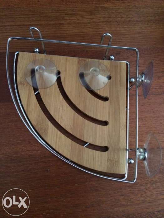 Sapuniera, Suport pentru baie si ventuze