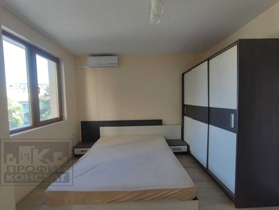 Дава се под наем Тристаен апартамент в Велико Търново, Център - 80 кв.м за 410 € - Снимка #3