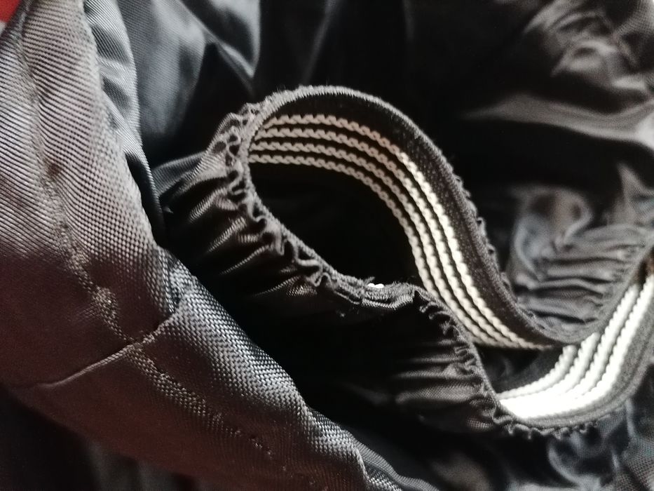 Продавам нови детски черни ски панталони за възраст 4, 7-8