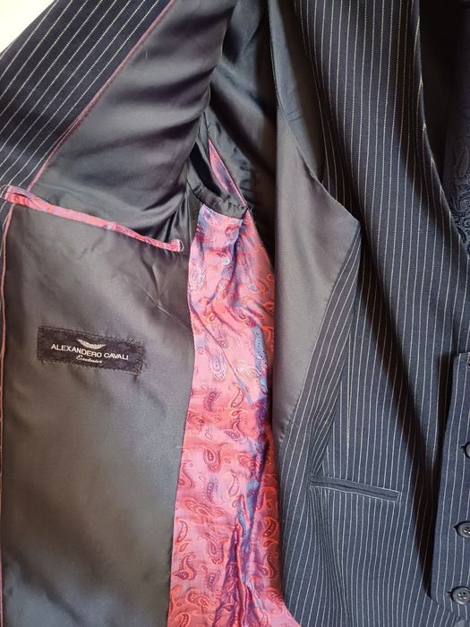 Костюм сатылады.