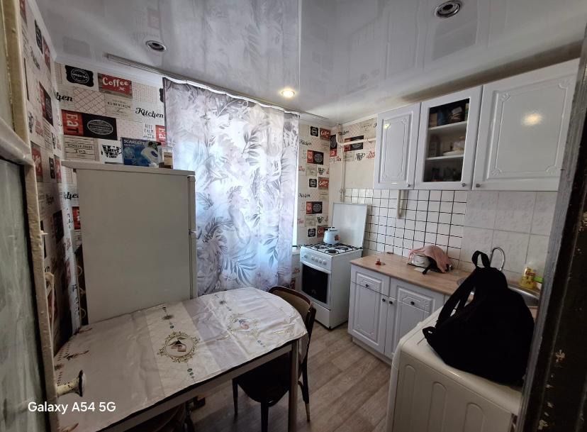 Продам 2х комнатную квартиру около парка Кирова