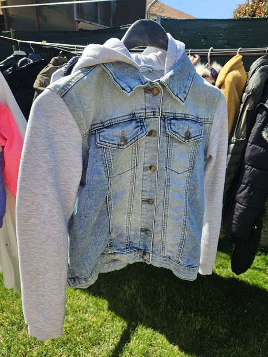 Детско яке в много добро състояние