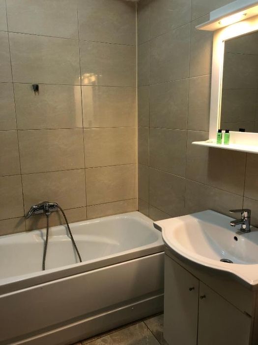 Inchiriez apartament Summerland