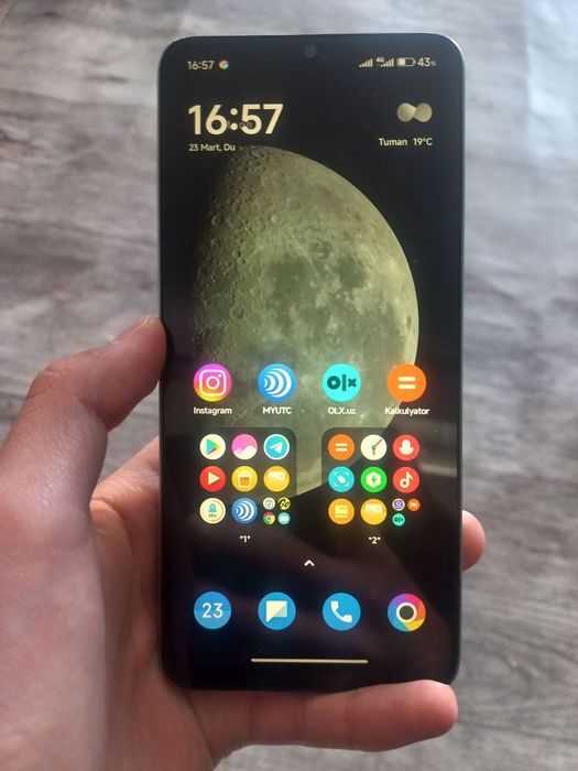 Redmi 13 c sotiladi. Narxi: 890.000