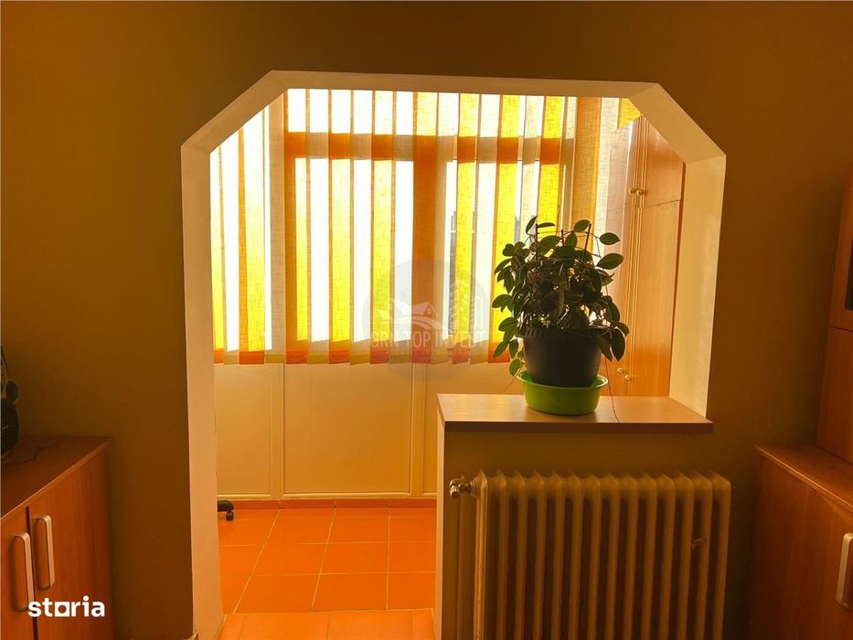 Apartament decomandat 3 camere etaj intermediar Vasile Aaron