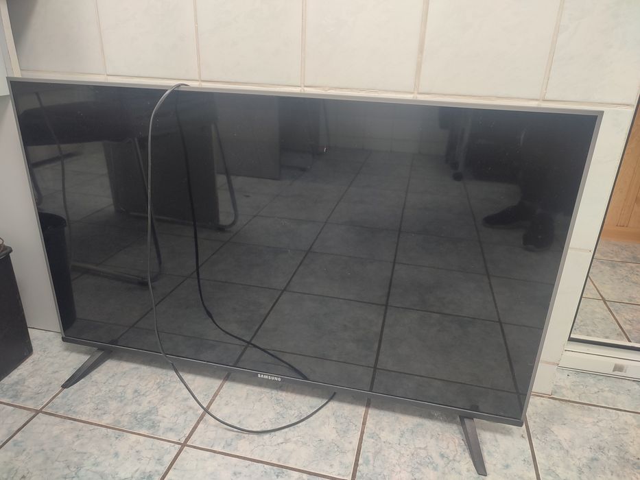 Телевизор на запчасти