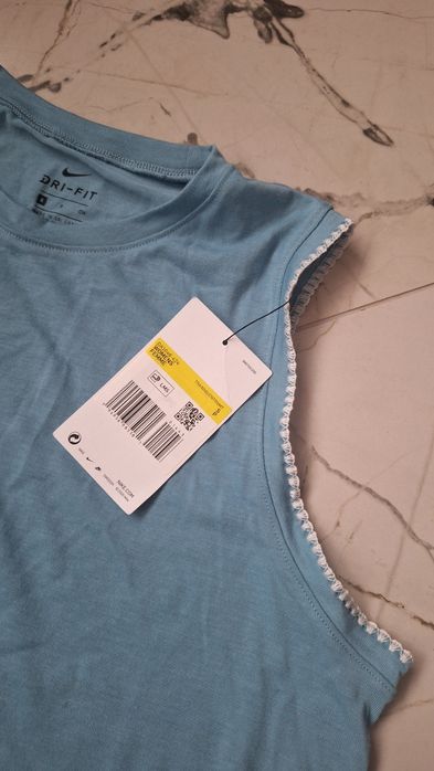 Дамска тениска Nike L,потник Yoga  S.