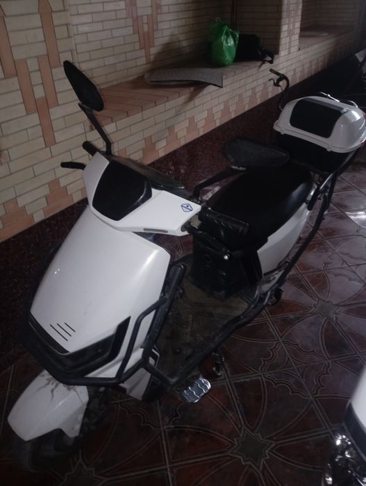 Skuter sotiladi 80 ga chiqadi  yaxw holatda