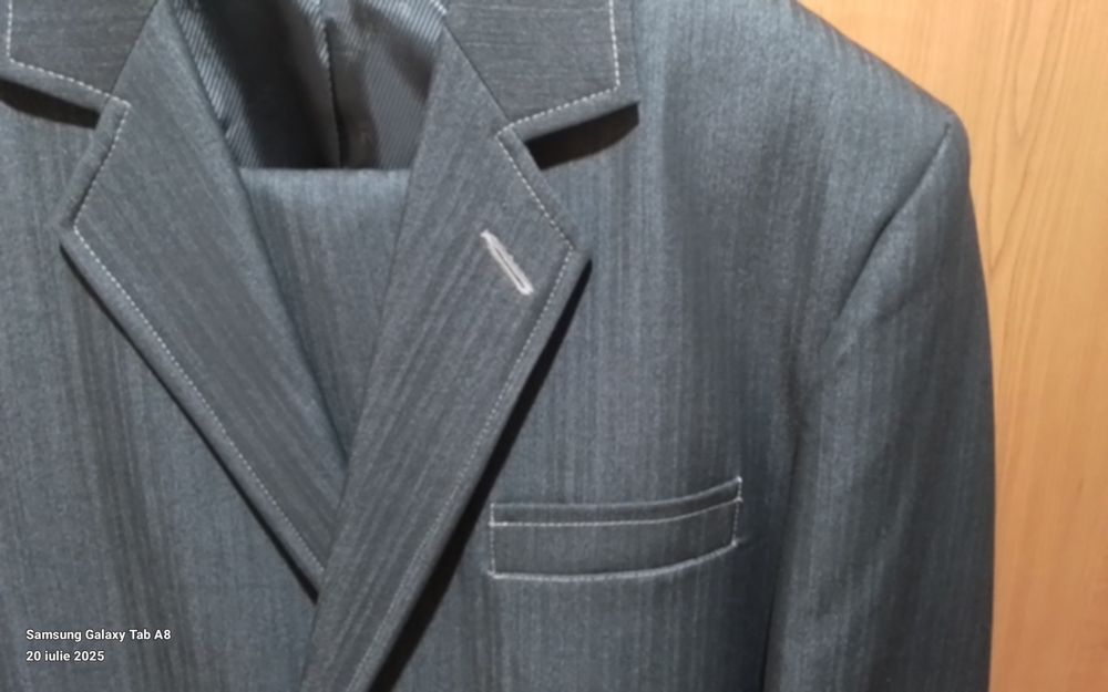 Costum pentru barbati