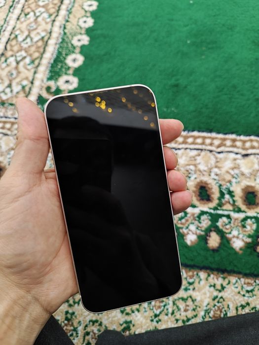 Продам Айфон 13 на 128 Гб.