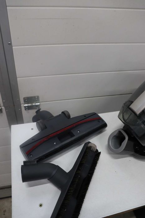 Прахосмукачка без торба Hoover KHROSS KS31PAR 011 39002170, Черен/Сив, Домакинска употреба, 550 W