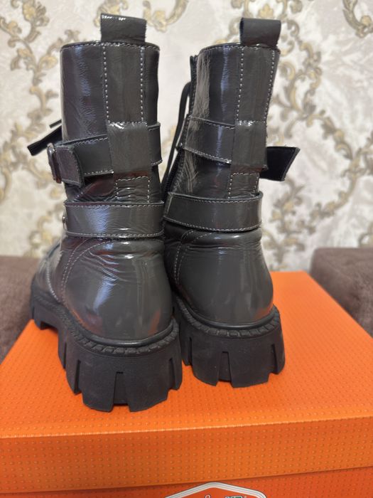 Продам детскую обувь для девочек-осень