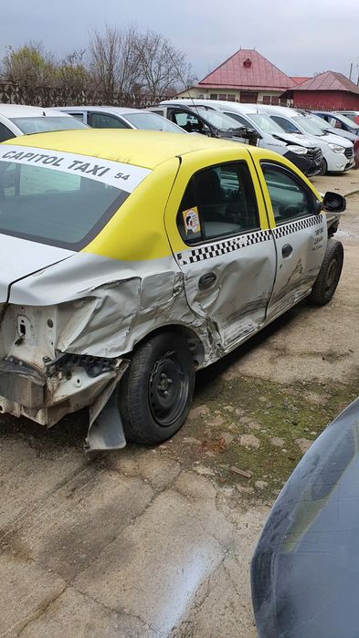 Dezmembrez Logan 2 alb motor 1.2 d4f 16 v fara gpl.