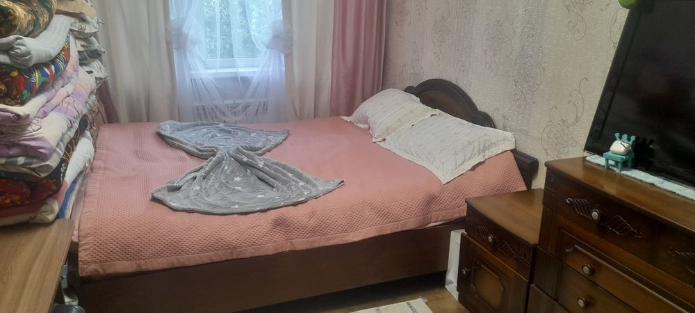 Кровать с матрасом