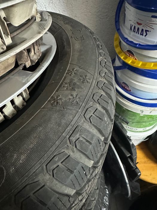 Гуми зимни 215/60/16 6.7мм