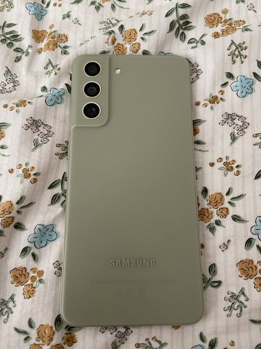 Продаю Samsung Galaxy S21