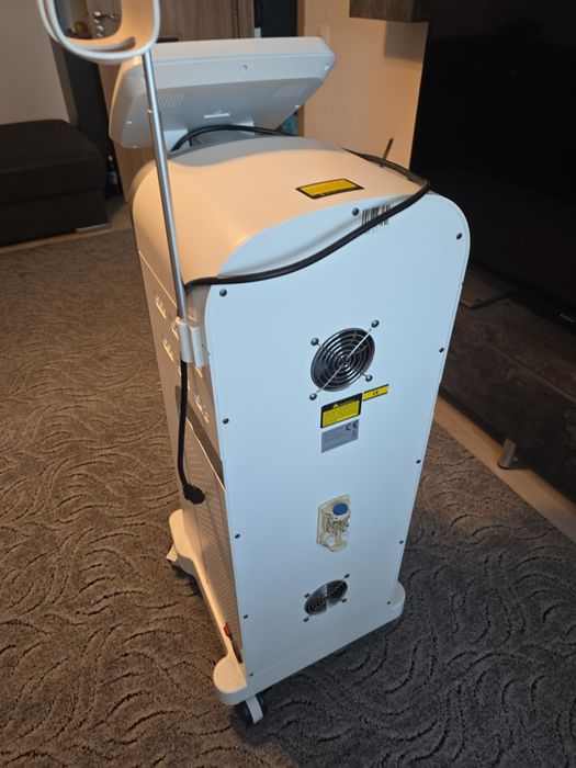Aparat laser epilare definitiva cu 3 lungimi de unda.Alexandrite