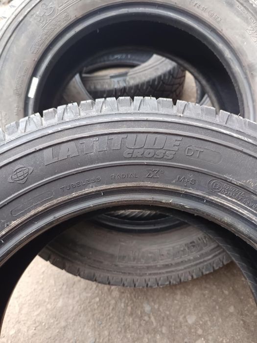 225/65/17 4ри броя Michelin Latitude cross.Гумите са в много...