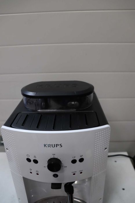 KRUPS Essential White машина за кафе на зърна, кафемашина, мелачка за зърна, машина за еспресо, 2 чаши, автоматично почистване, дюза за пара, капучино
