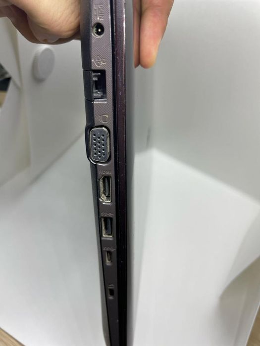 Laptop ASUS Intel(R) Core(TM) i7-7500U -P-