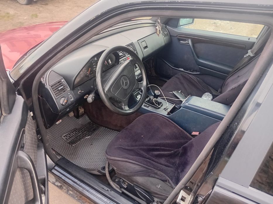 Продам мерседес с 180 1.8