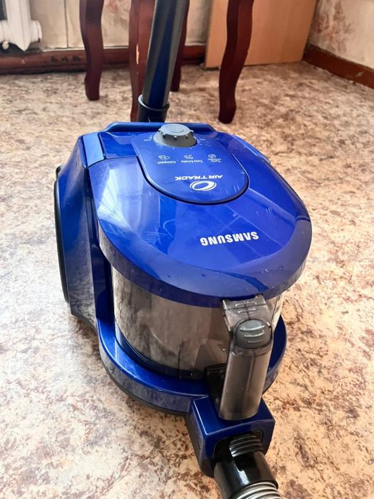 Пылесос Samsung.