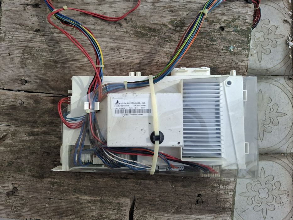 Продам запчасти на стиралку