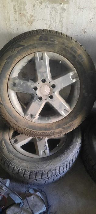 зимние шипованные 265\60\18