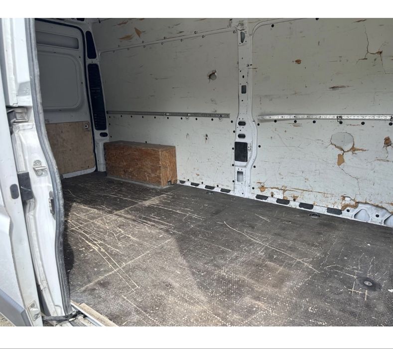 СВОБОДЕН Бус под наем, Без депозит,MAXI база, удобен