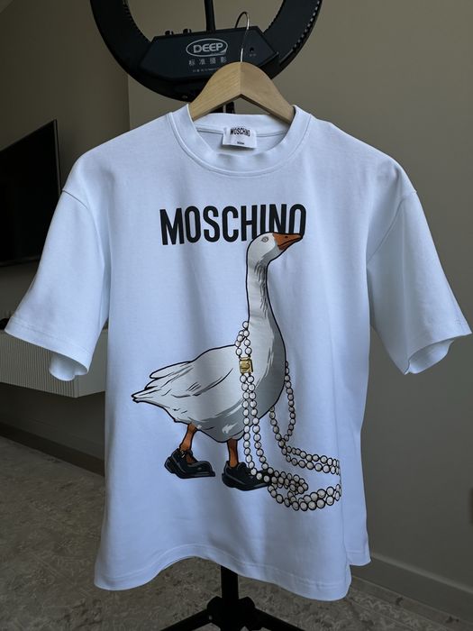 Футболка женская MOSCHINO