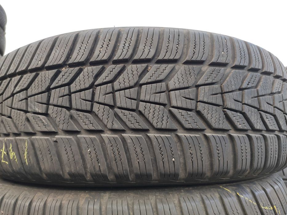 2бр Зимни Гуми 215 60 17 - Hankook - DOT 2022