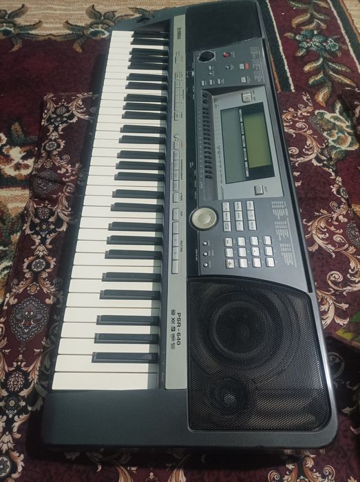 Yamaha PSR 640 sotiladi xolati yaxshi
