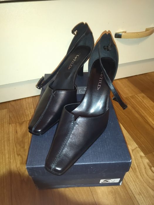 Продам туфли новые