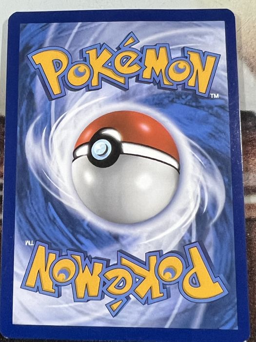 Roaring Moon Pokemon Card
