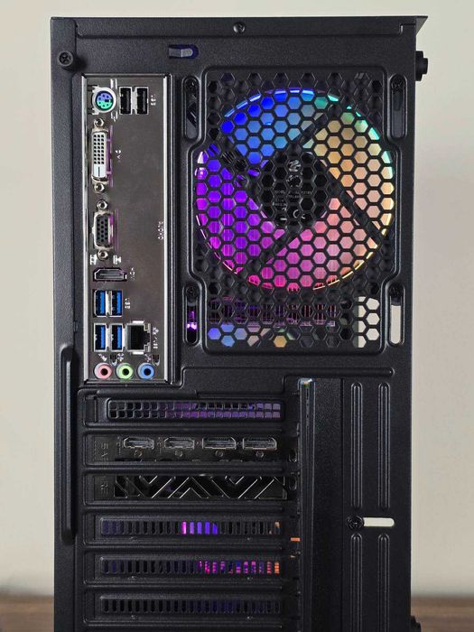 Нов | Ryzen 5600 | RX 6600 | 16 GB RAM | Геймърски