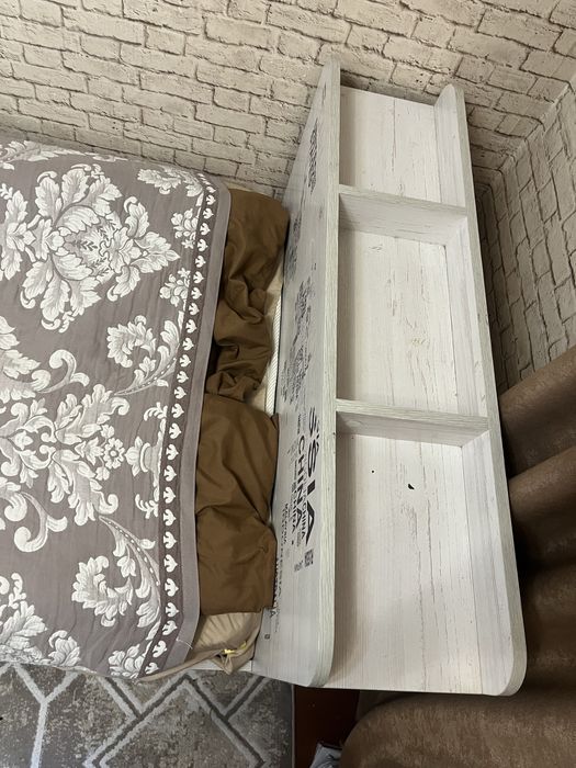 Продам кровать в комплекте со шкафом