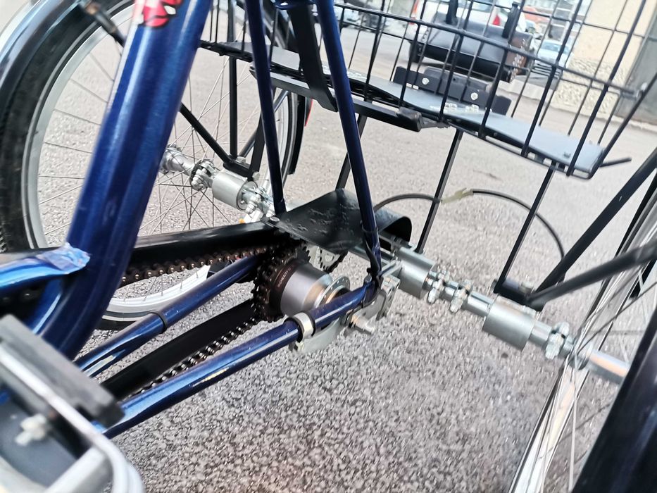 Триколка нова.Сгъваема.