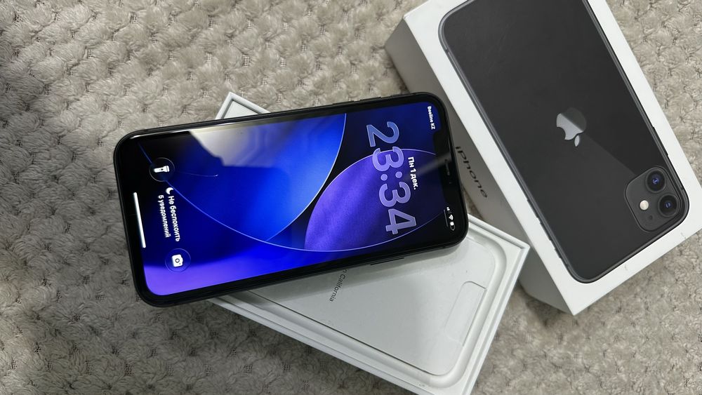 Продам айфон 11 .