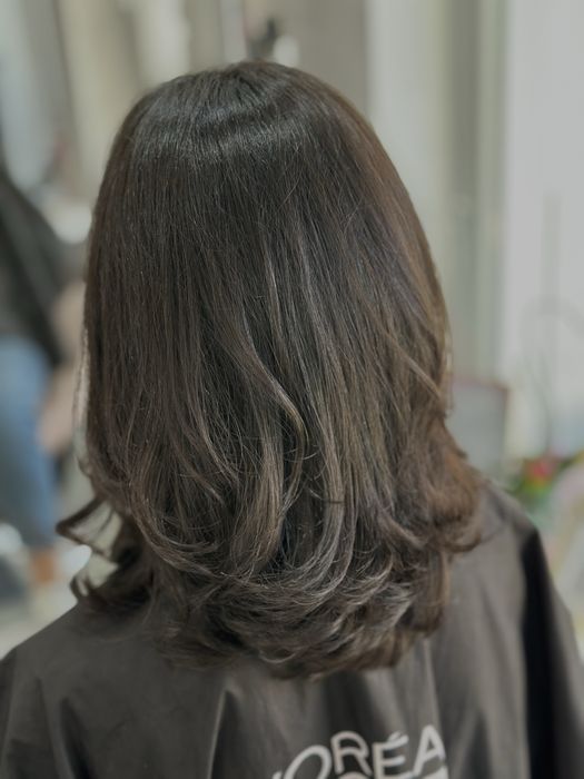 Servicii de coafor tuns vopsit cofura de ocazie in salon