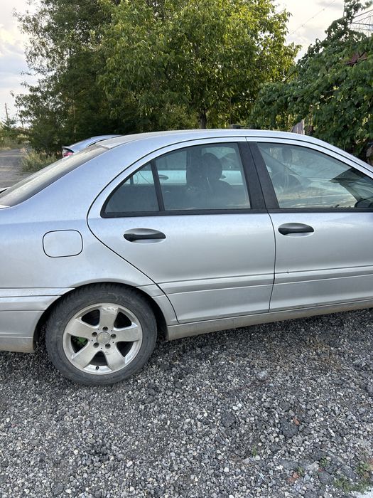 На части Мерцедес w203 2.2cdi 143 коня