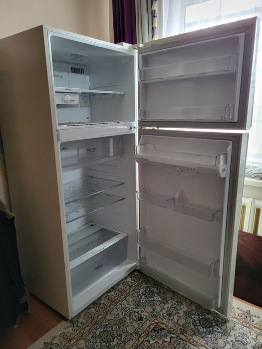 Холодильник большой